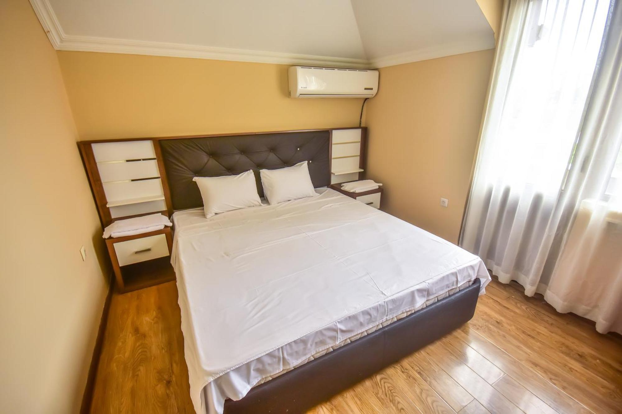 Family Apartments In Batumi Ngoại thất bức ảnh