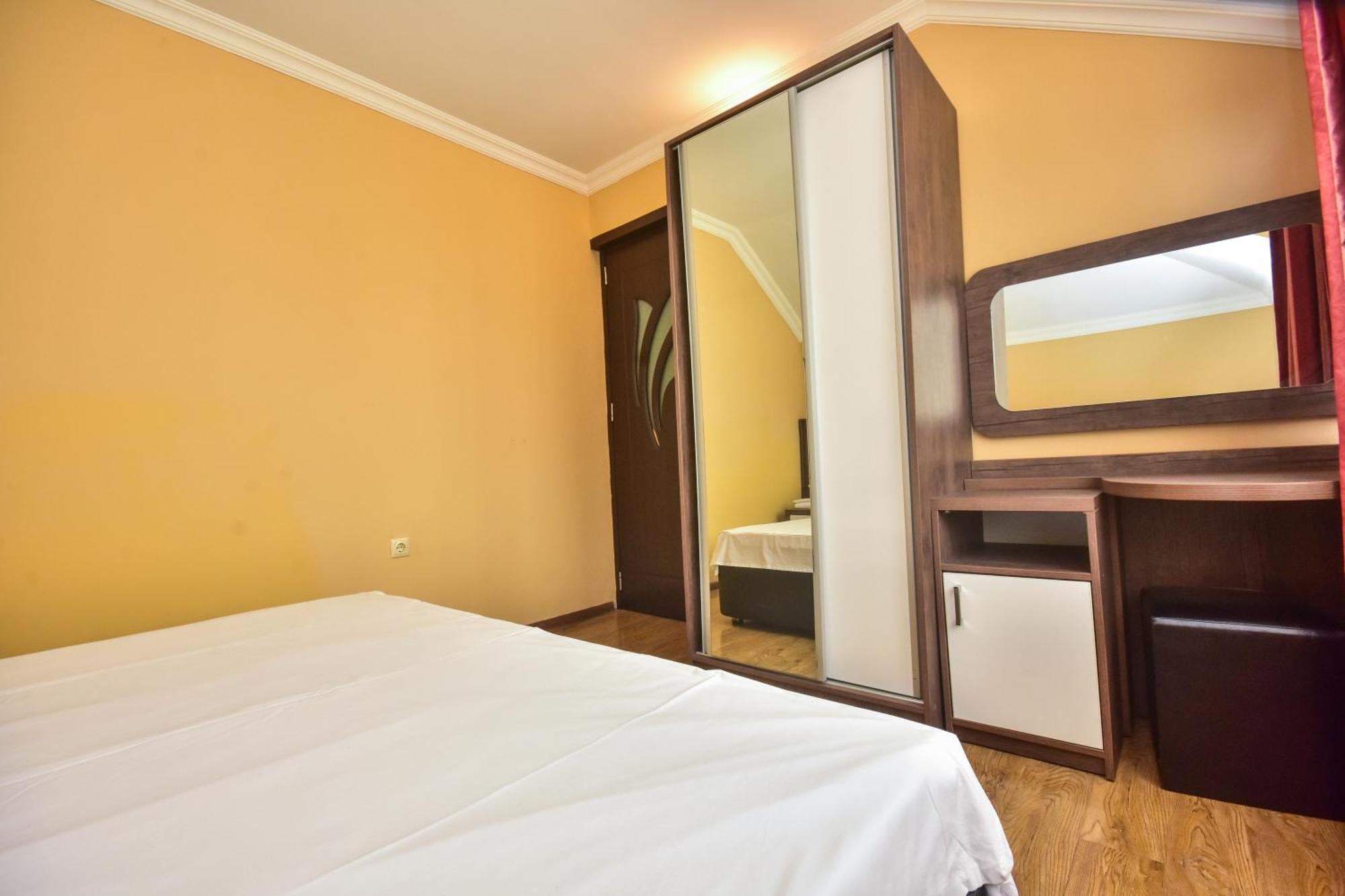Family Apartments In Batumi Ngoại thất bức ảnh